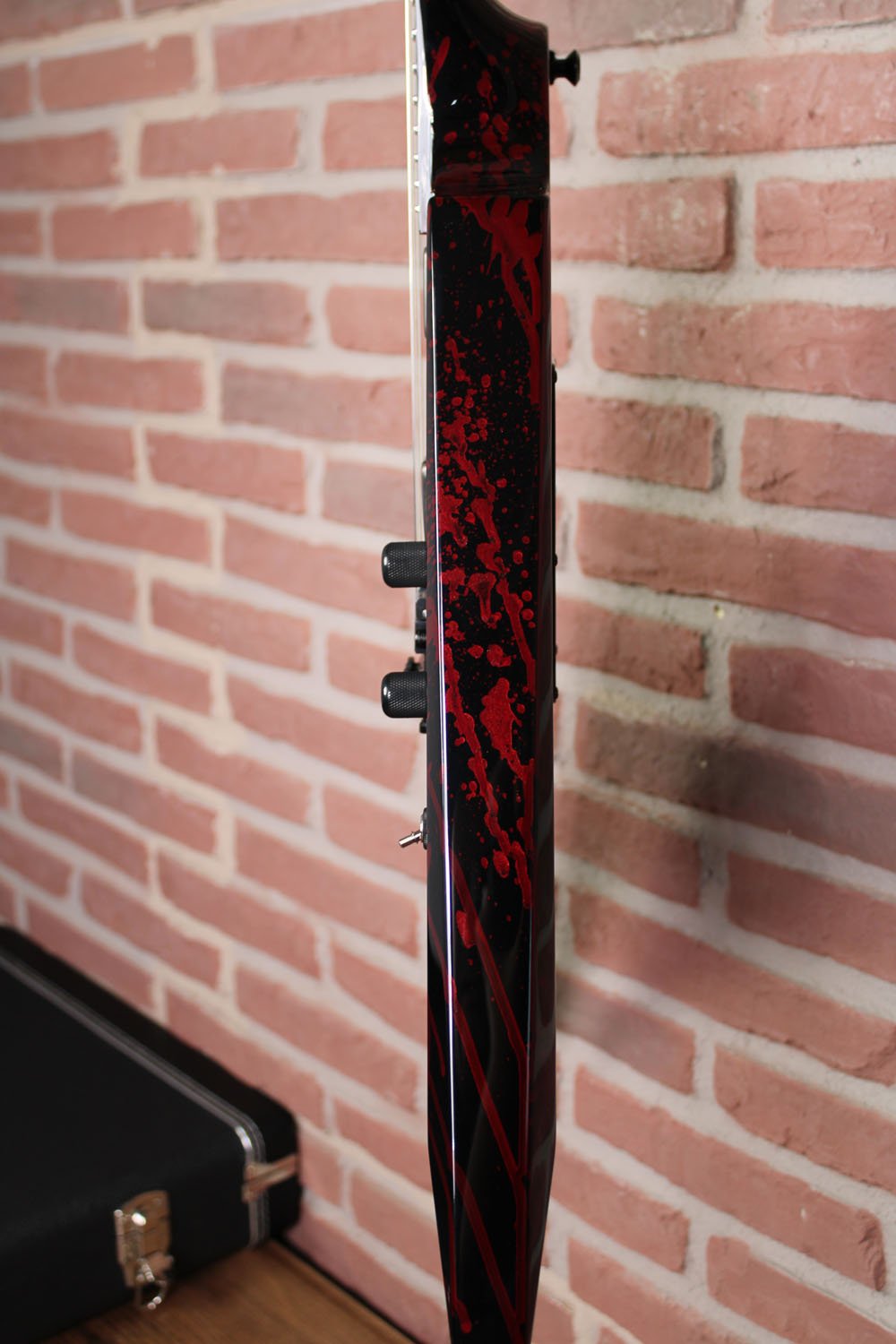 USA V-II FR SC EMG  Blood Splatter